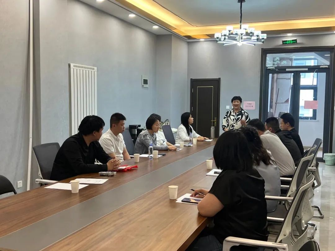 bevictor官方网站参加绿地双报到.jpg
